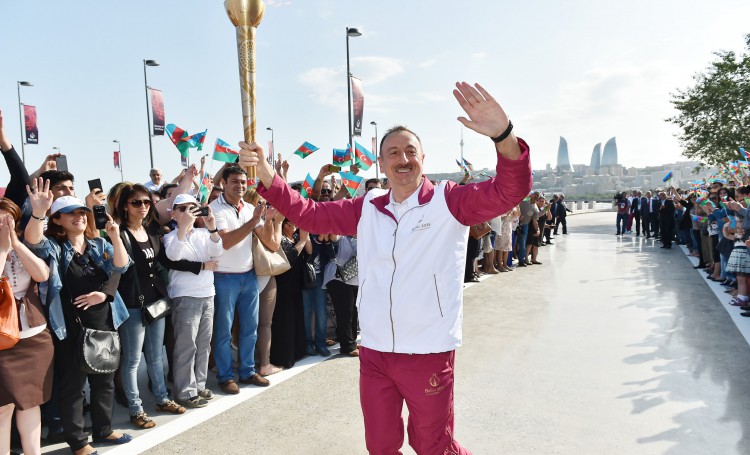 Baku 2015 Flame arrives in capital