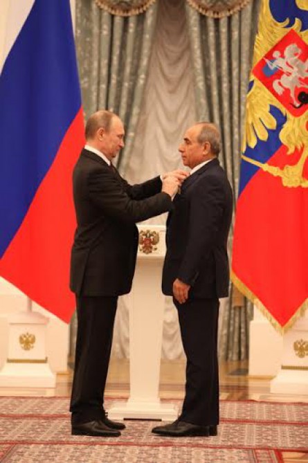 Russian leader awards Azerbaijan’s Deputy PM