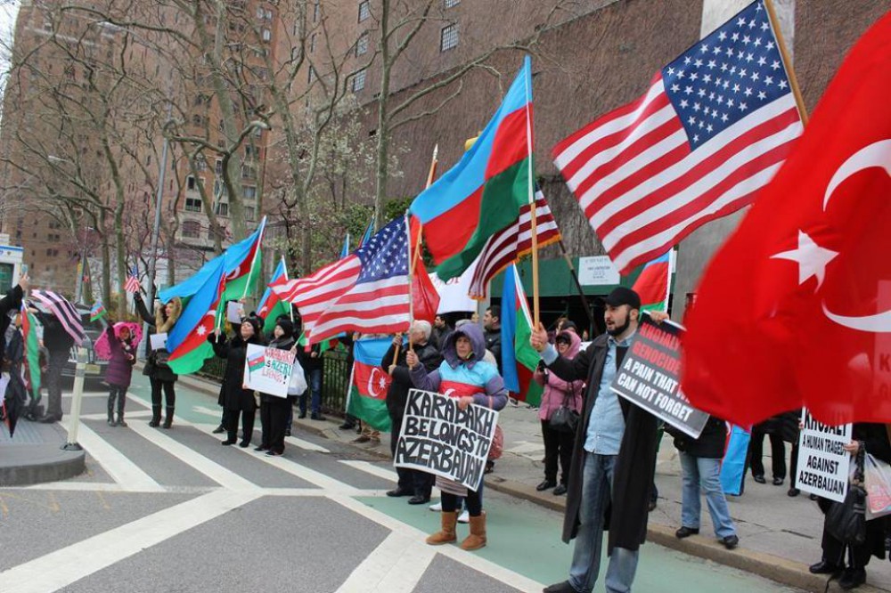 Azerbaijanis  in New York protest against recent Armenian provocation