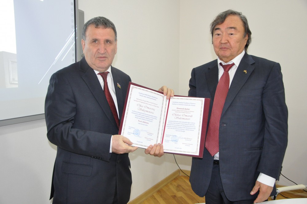 Olzhas Suleimenov awarded Honorary Doctorate from Nizami Institute of Literature