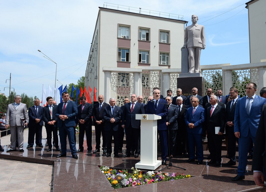 Statue of prominent statesman Aziz Aliyev unveiled in Russian city