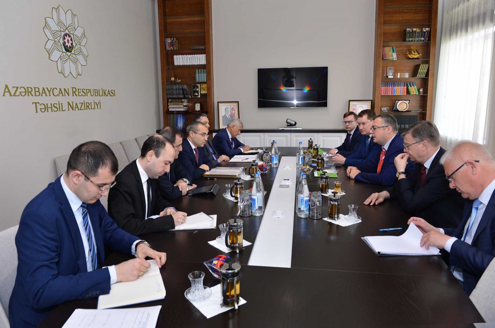 Azerbaijan, Russia discuss educational ties