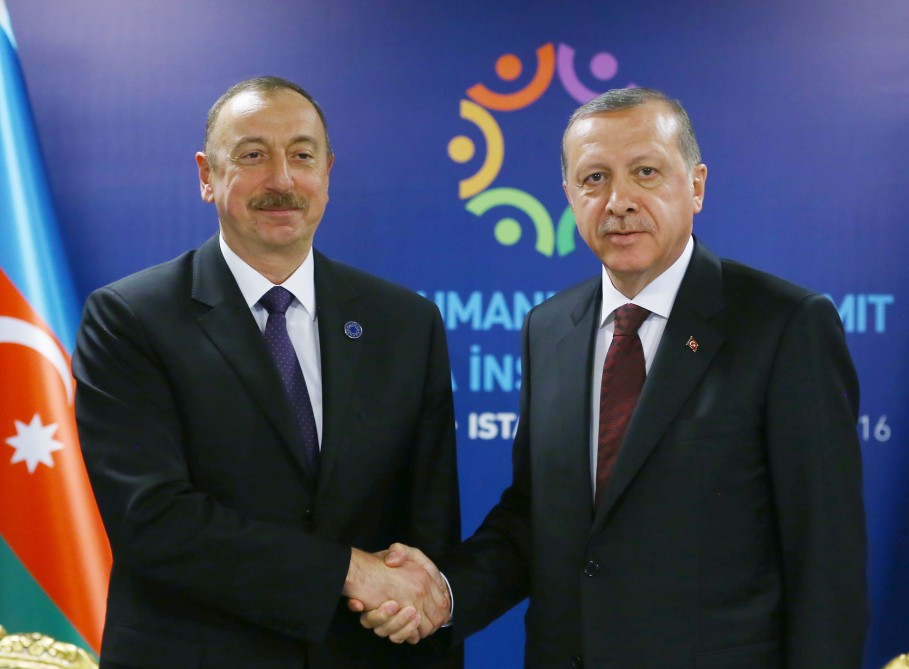 President Aliyev meets his Turkish counterpart in Istanbul
