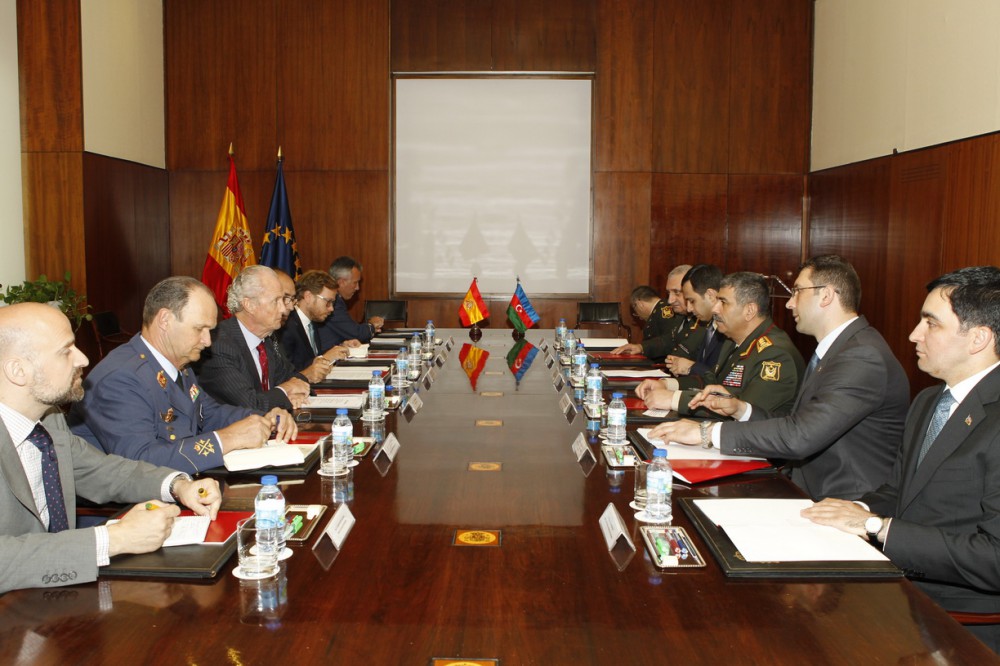Defense Minister: "Spain and Azerbaijan have identical friends and enemies"