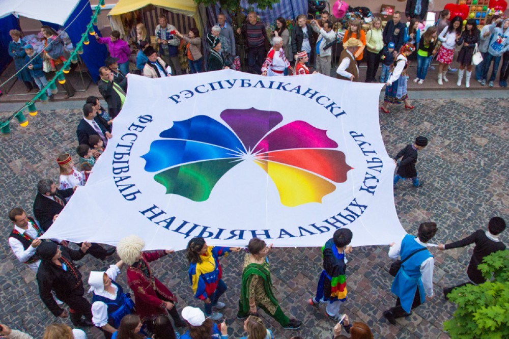 Azerbaijan represented at Festival of National Cultures in Belarus