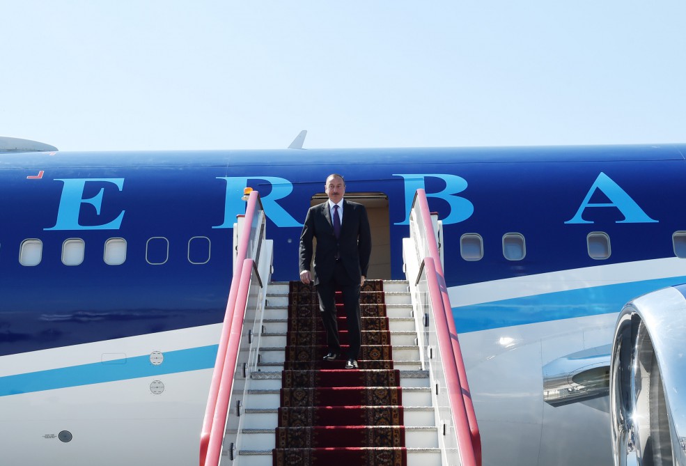 President Aliyev arrives in St. Petersburg