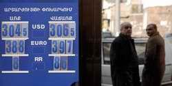 Armenian currency tumbles amid economic woes