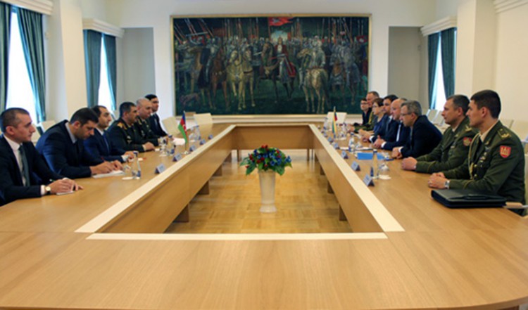 Azerbaijani Defence Minister visits Lithuania