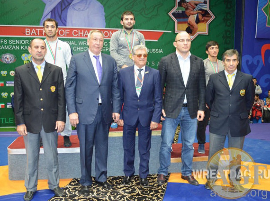 Azerbaijani wrestlers win two silvers in Chechnya