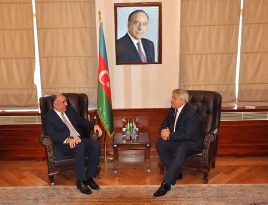 Foreign minister meets outgoing Belarusian envoy