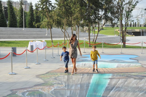 3D graffiti on animal protection created in Baku's park