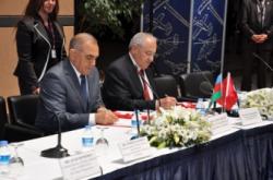 Azerbaijan signs arms deals with Turkey