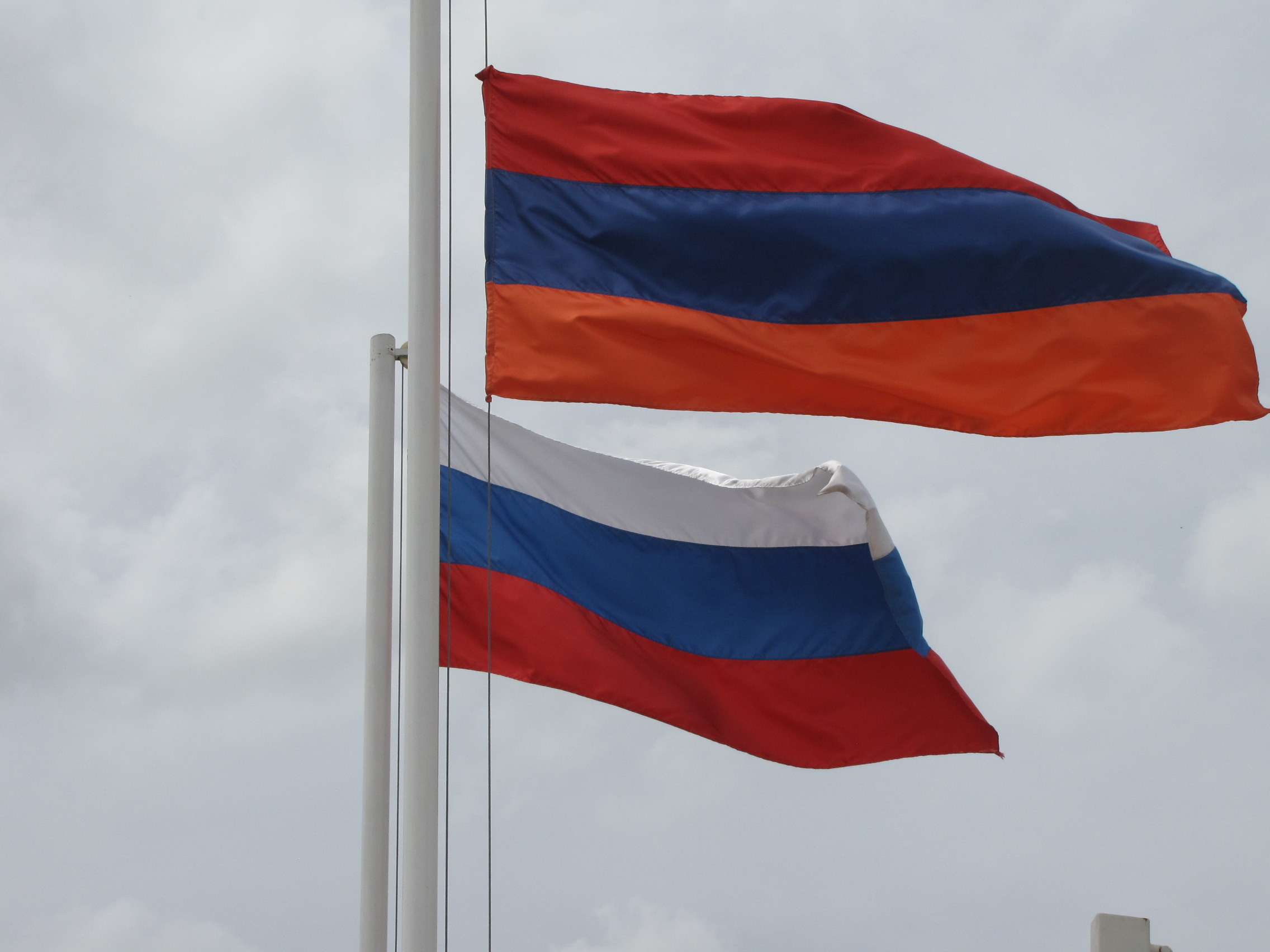 Armenians rally as EEU entry approaches