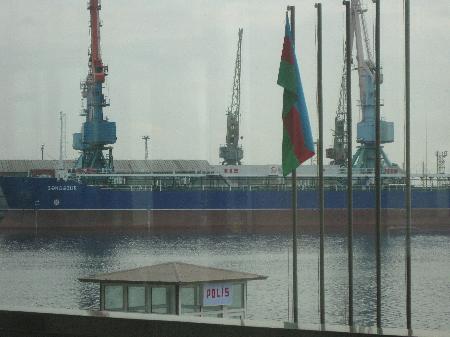 Baku port reduces oil cargo transshipment 18 pct