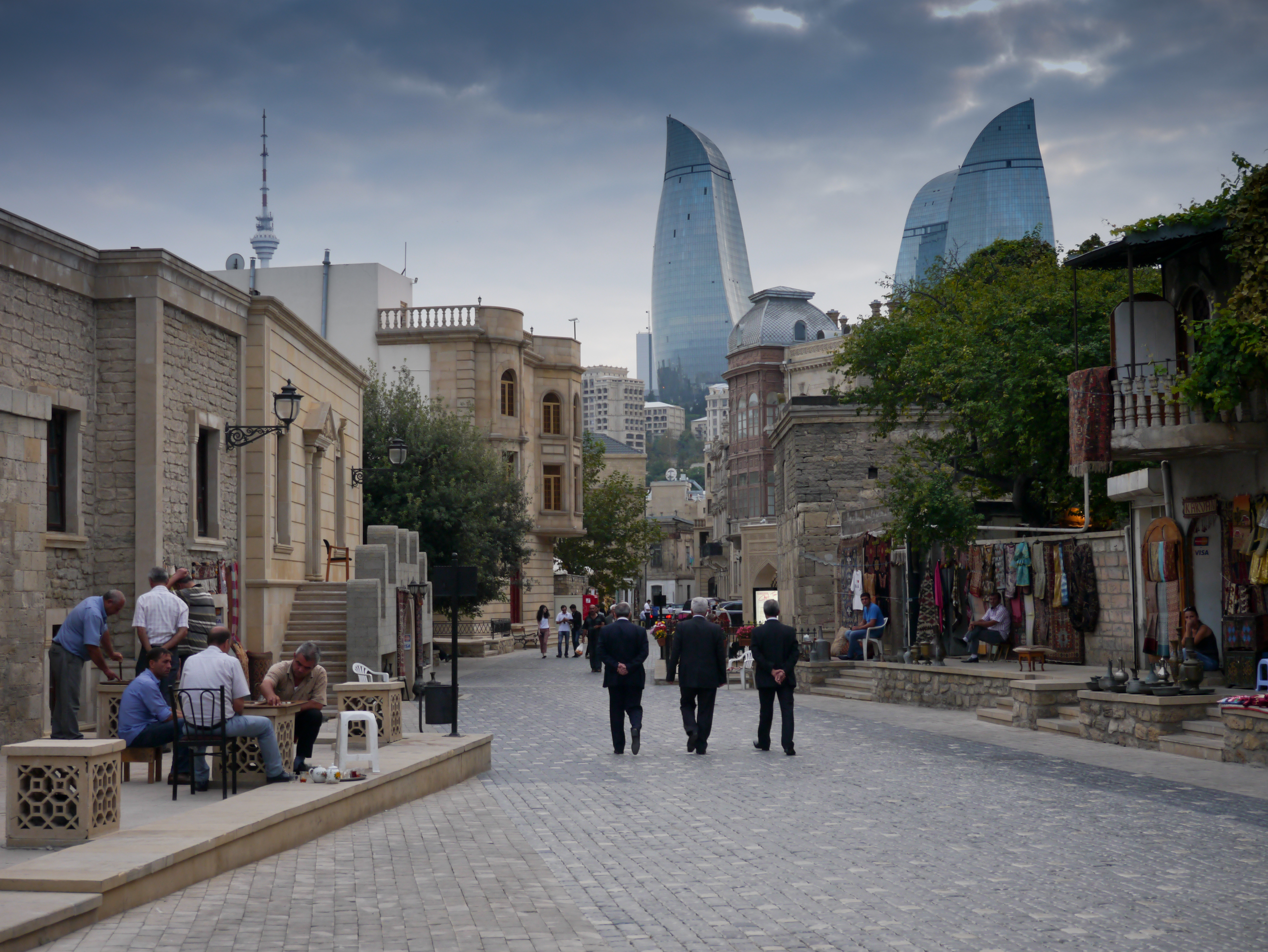 Baku awaits foggy weather