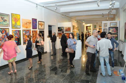 "Colored Reflections" expo underway in Baku