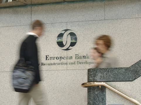 EBRD backs mobile financial services in Tajikistan