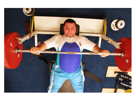 Azerbaijani powerlifter win bronze medal in Dubai