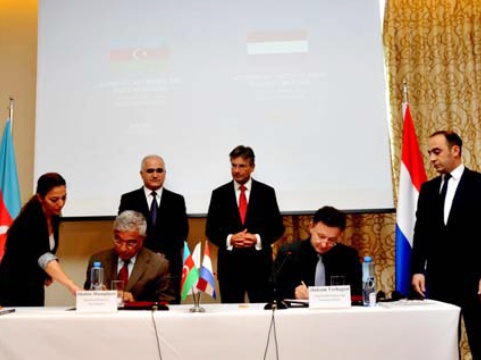 Azeri diplomatic academy to cooperate with Dutch business school