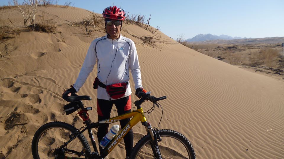 Iranian cyclist travels to Caspian littoral states