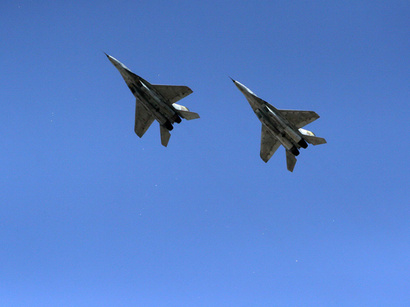 Iran's air force holds war games
