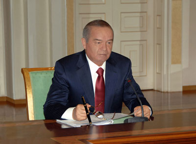 Uzbek President approves MoU on int'l transport corridor