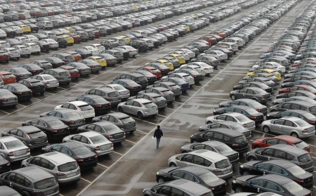 Kazakhstan’s auto market struggles as Russia's economic crisis spills out