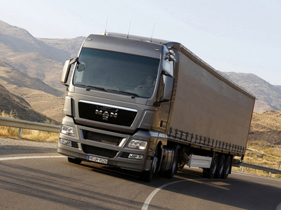 Russia, Azerbaijan aim to improve international trucking