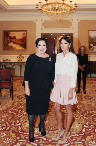 Azerbaijan's first lady meets famous Turkish actress