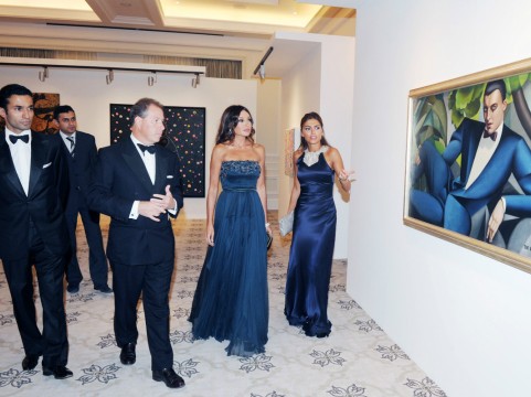 Christie’s stages its first exhibition in Baku