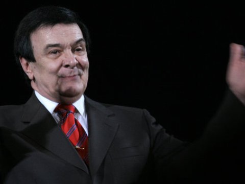 Azeris revere famous singer Magomayev