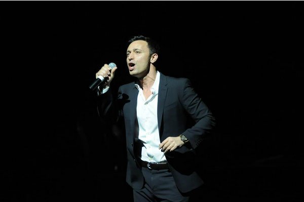 Mustafa Sandal holds concert in Baku