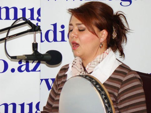 Azeri Mugham singer shines in UK