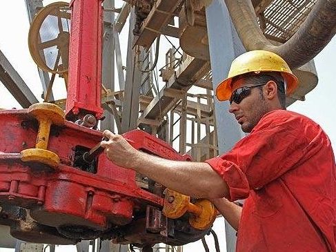 Iran to start production at two oilfields this week
