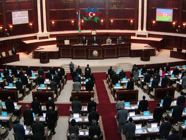 Azerbaijani parliament holds extraordinary session