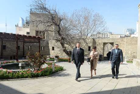 President Aliyev views exposition at Shirvanshah's Palace