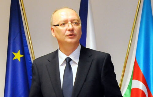 Czech Ambassador to Baku receives award