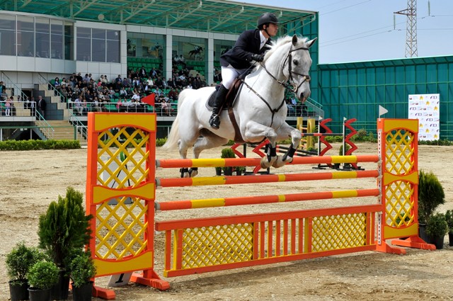 Azerbaijan to hold int'l horse-riding tournament