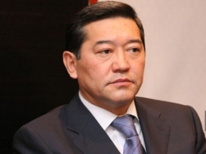 Kazakh defense minister to visit Baku