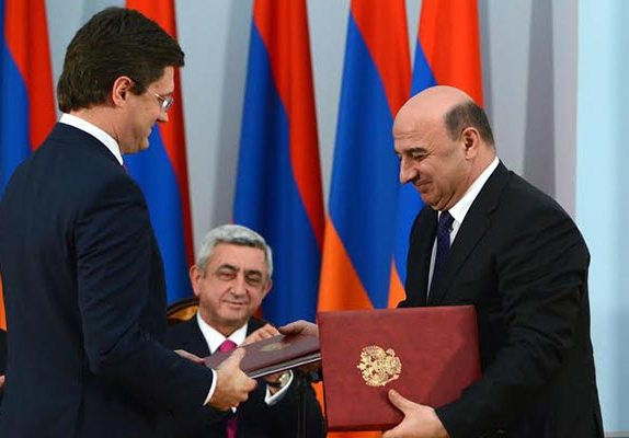 Sargsyan jeopardizes Armenia to save his power