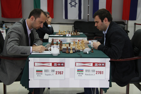 Azerbaijani grand master beats former world champion at FIDE Grand Prix
