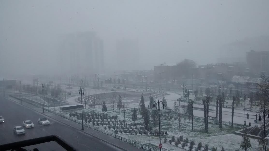 Azerbaijan hit by unexpected snowstorm in spring
