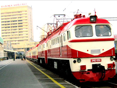 Azerbaijan to buy 100 new passenger train carriages