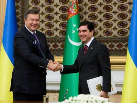 Ukraine, Turkmenistan sign deals during Yanukovych’s visit