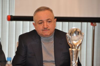 Prominent Azeri film director decorated by Serbian president