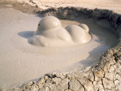 Atlas of mud volcanoes in Azerbaijan to be available in English