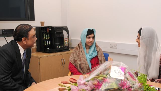 Pakistan president visits Malala in British hospital