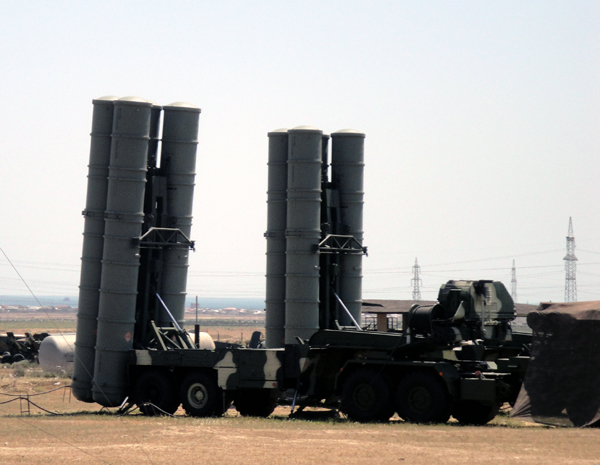 Azerbaijani air forces stage air defense drills