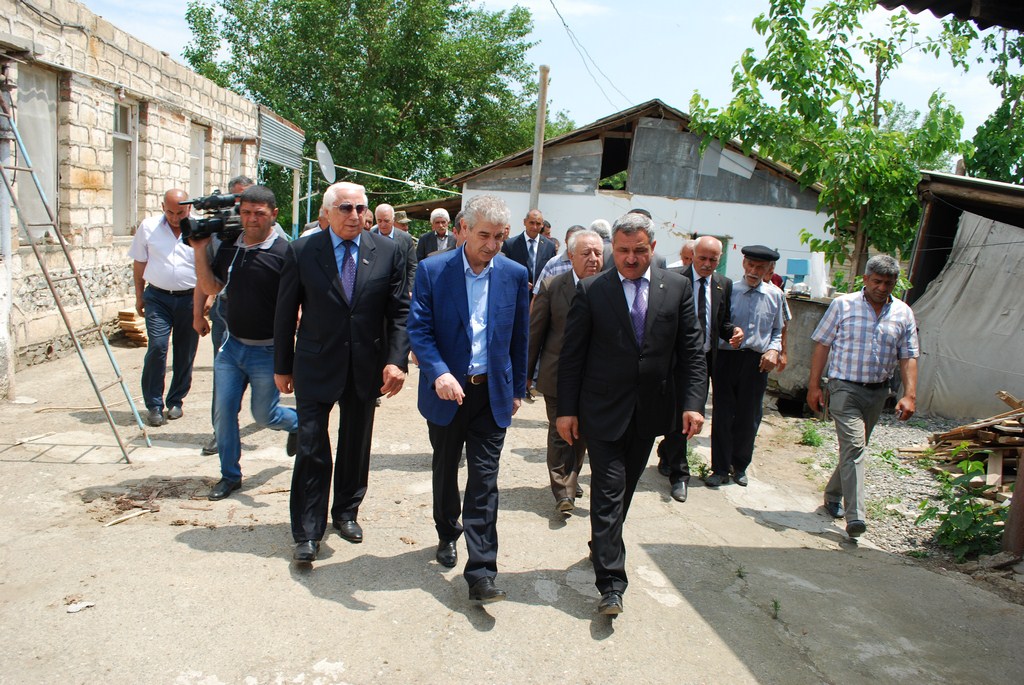 Azerbaijani deputy PM meets residents, servicemen in Terter district