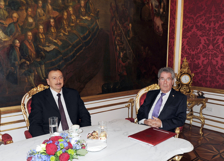 Azerbaijani, Austrian presidents sign joint declaration in Vienna